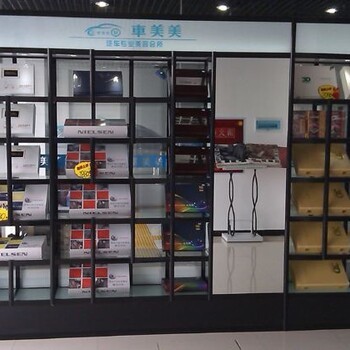 定制展示柜的藝術 宜春汽車用品展示柜定制全攻略